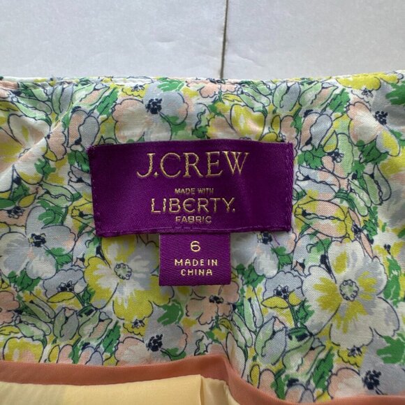 J. Crew New Limited-edition Crop quilted Louisa lady jacket in Liberty® fabric - Picture 4 of 12